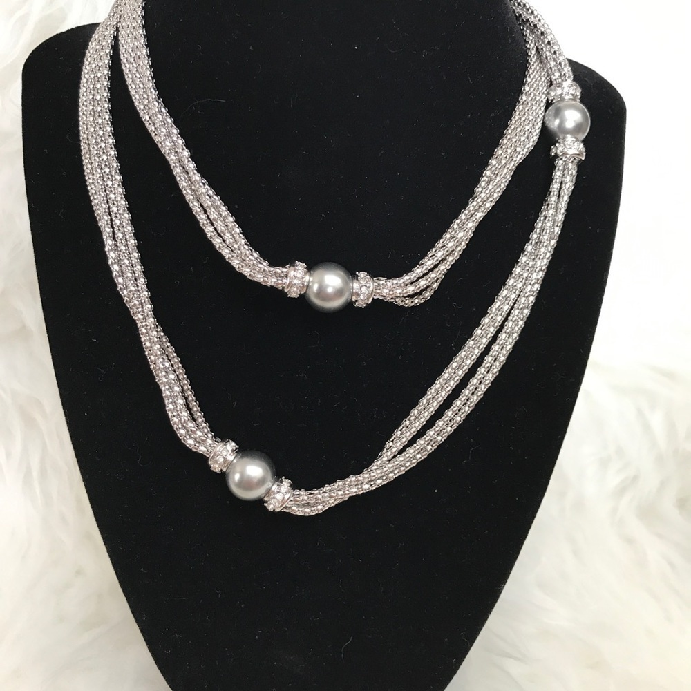 Costume jewelry set w diamond and black pearl look